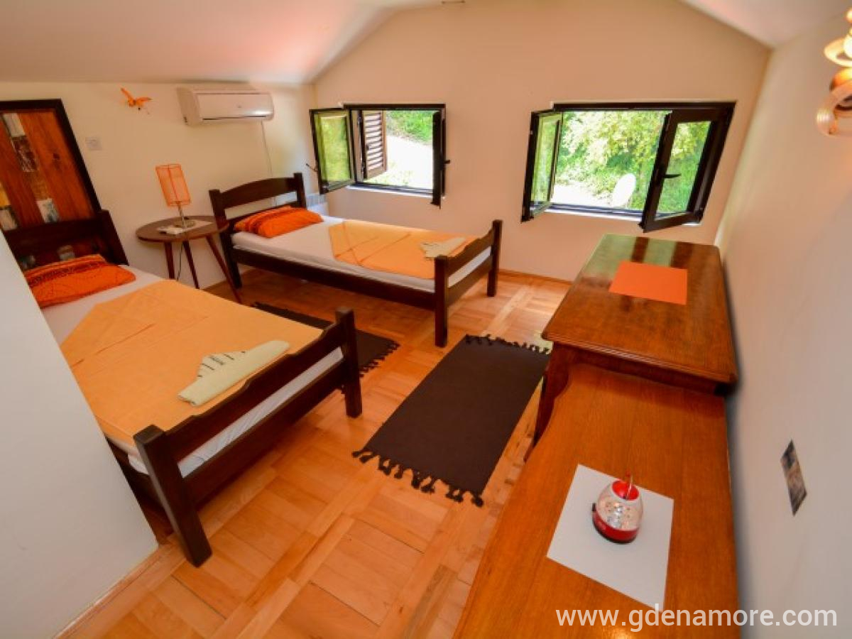 Apartmani BIS , privatni smeštaj u mestu Prčanj, Crna Gora